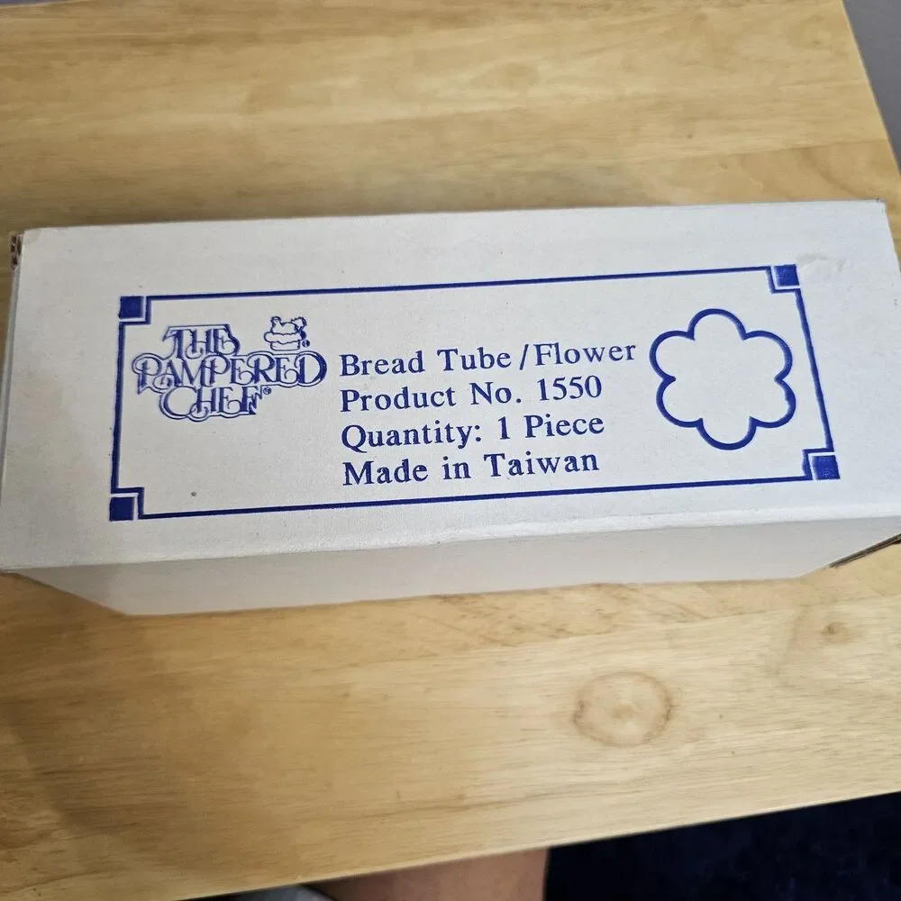 Pampered Chef Valtrompia Bread Tube Flower Mold #1550 NIB Vintage Taiwan